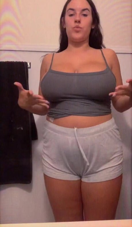 Madison Foster onlyfans leaked.