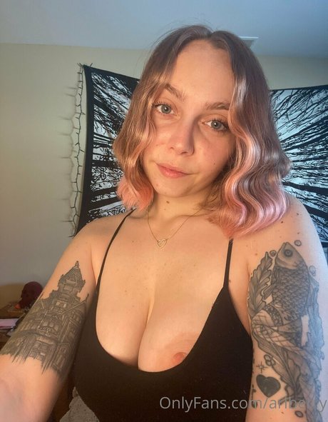 ariberry new onlyfans