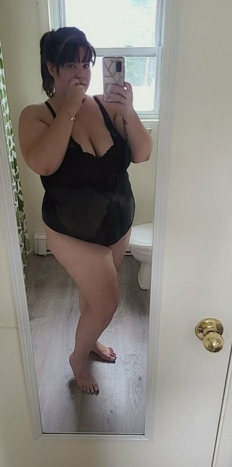 octobermae onlyfans nude leak