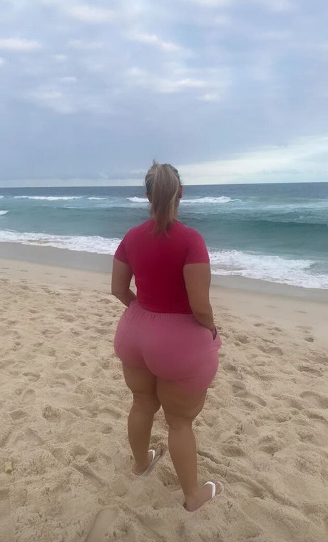 Helen Cristina Profile pic