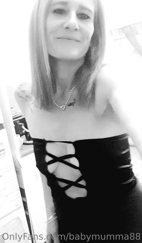 babymumma88 onlyfans strip tease