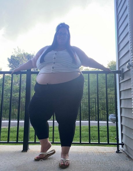 ssbbwladyjiggles onlyfans model photos