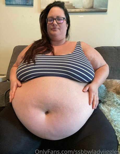 ssbbwladyjiggles onlyfans content type