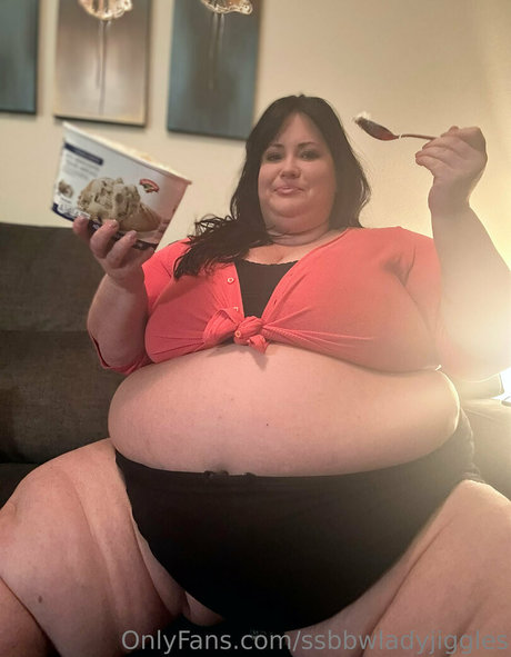 ssbbwladyjiggles onlyfans sex tape