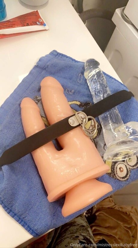 mistresslexibabyfree onlyfans de