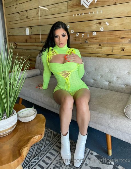 yungflowerxxx leaks onlyfans porn
