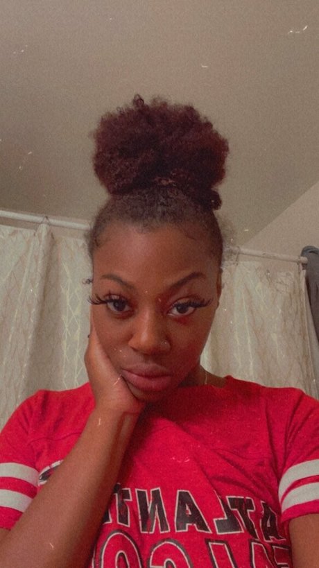 miss goldencakes00 onlyfans naked leaks