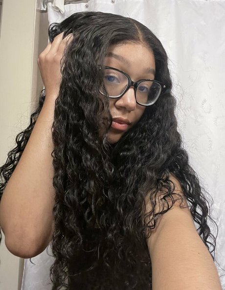 Caileneasely Profile pic