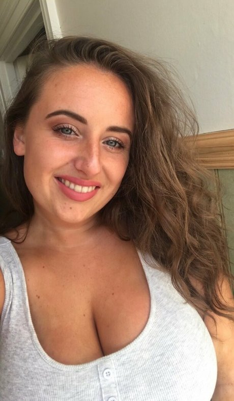 Tiffany Harrison onlyfans model images