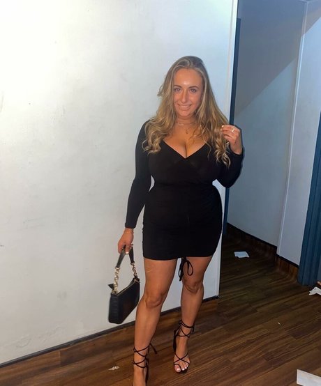 Tiffany Harrison onlyfans leaks.