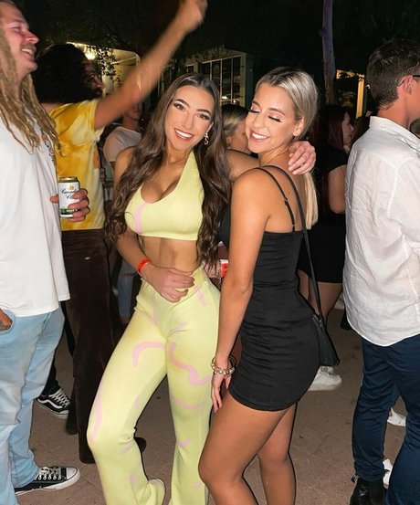 Molly Shield onlyfans sextape leak