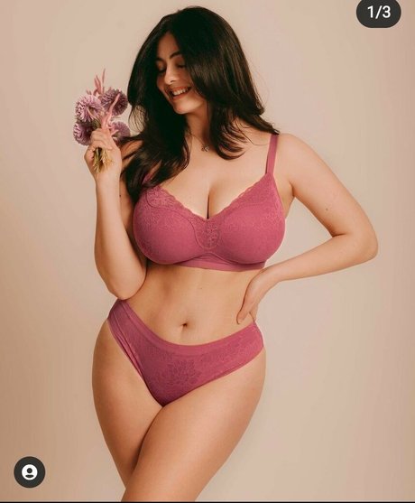 Paola Torrente leak only fans