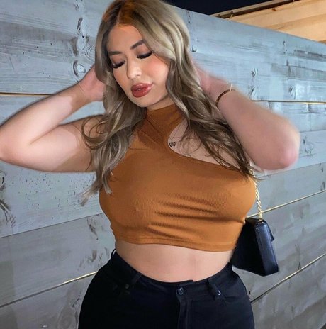 seeedollazz onlyfans tits