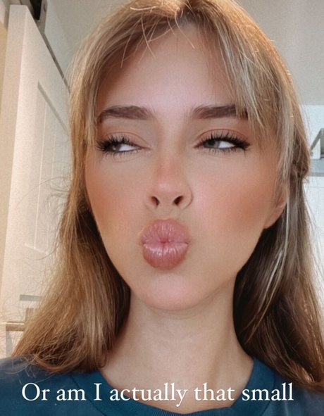 thatpineapplegirl onlyfans model