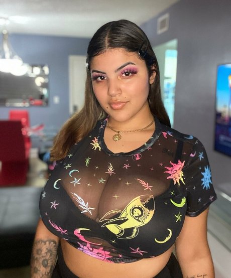 Marian Tatte topless onlyfans