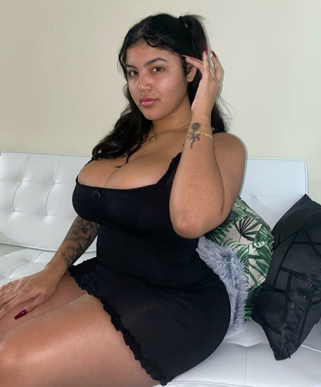 Marian Tatte onlyfans pics