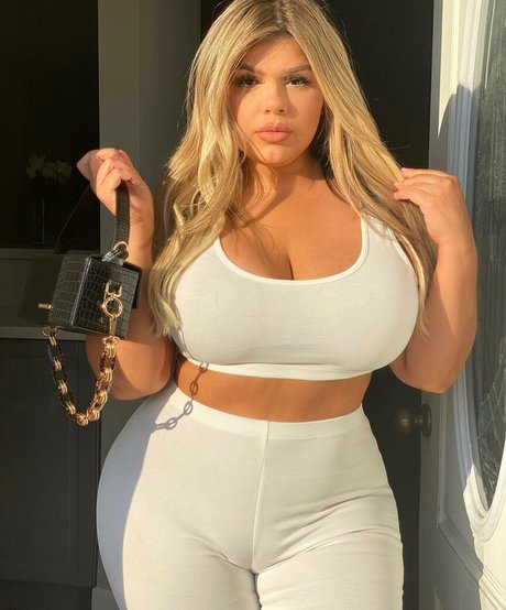 Michelle Mendez nude onlyfans