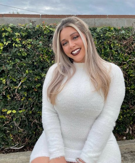 Ellanabryan leaked onlyfans