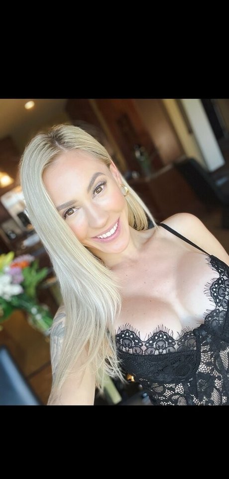 collegehotwife nude on onlyfans