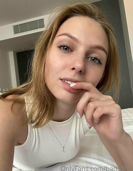 badsofiaaa new onlyfans leaks