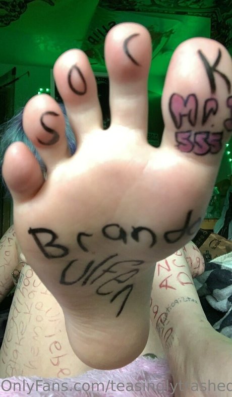 teasinglytrashed naked on onlyfans