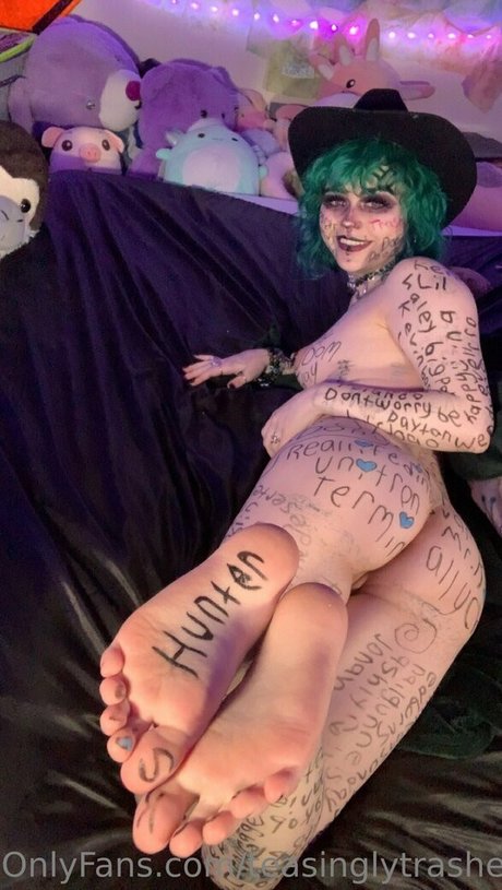 teasinglytrashed onlyfans model photo