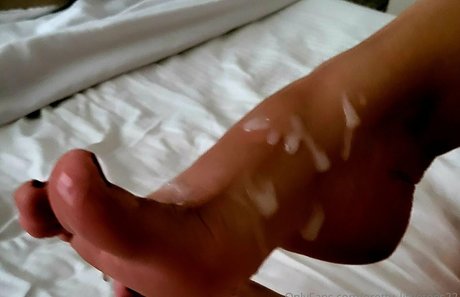 pretty littletoes22 onlyfans leaks sex