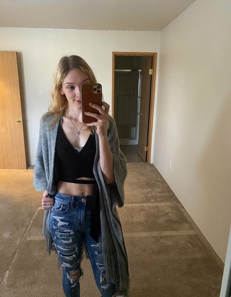 lovableliv onlyfans nudes leak