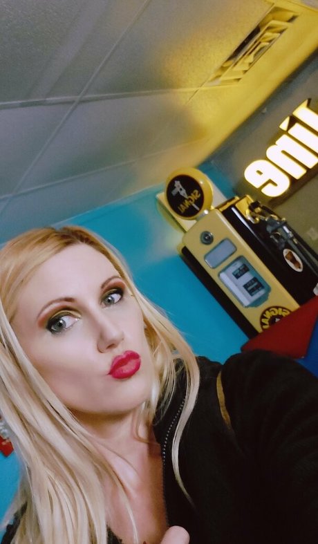 azpowergirl nude on onlyfans