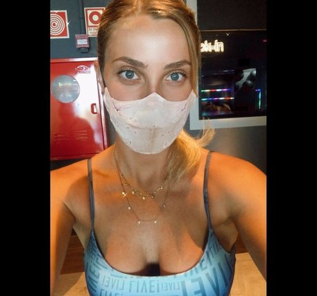 Fernanda Colombo onlyfans model photos