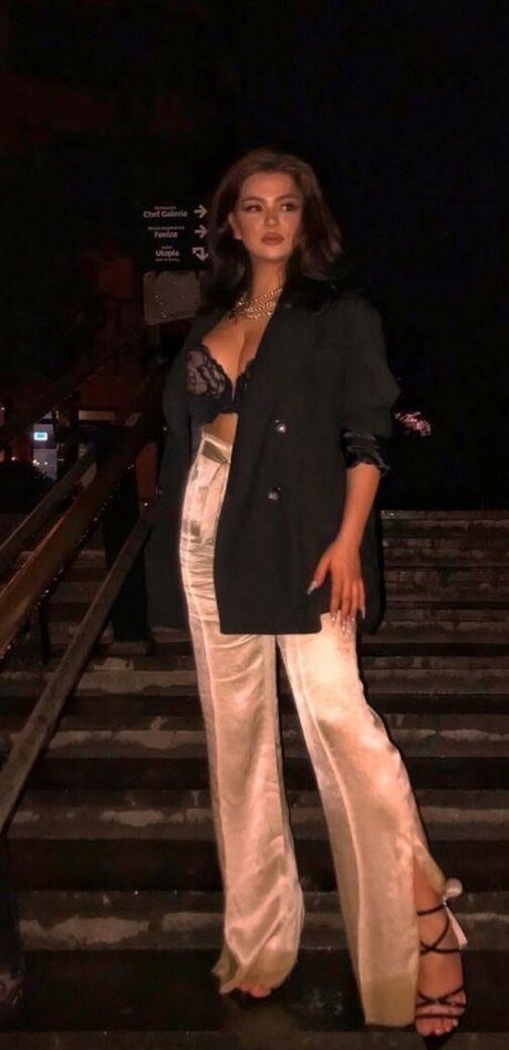 Roxana Elena onlyfans pics leaked