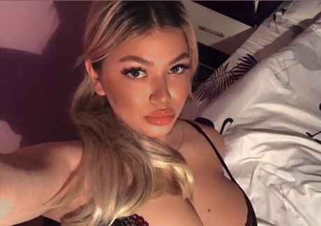 Roxana Elena onlyfans nude leaked
