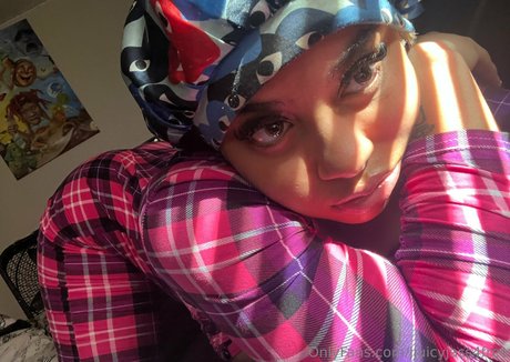 jjuicyjaz4free onlyfans naked pics