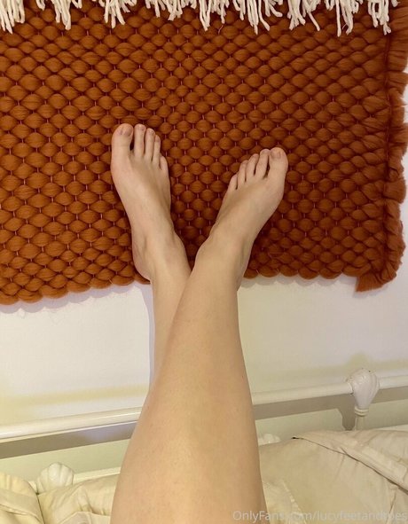 lucyfeetandtoes onlyfans sex leaks