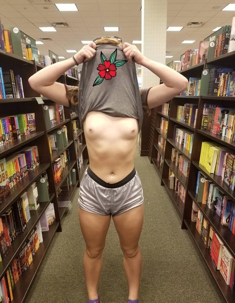 PinkNipMermaid onlyfans nude leak