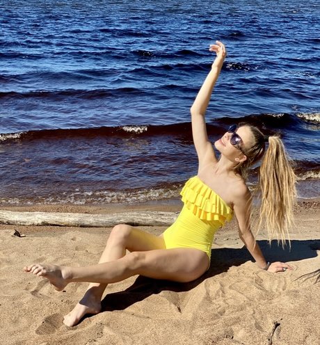 Anna Gloss onlyfans leak ass