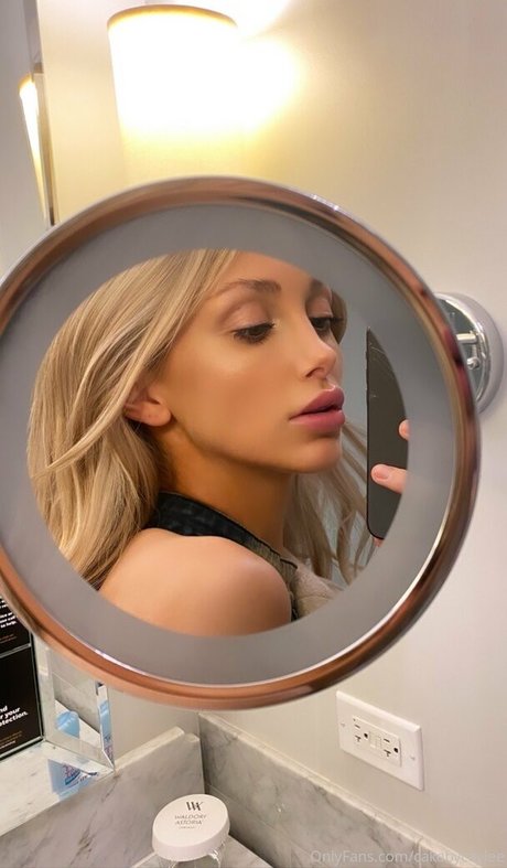 lifewithcay onlyfans leaked pics