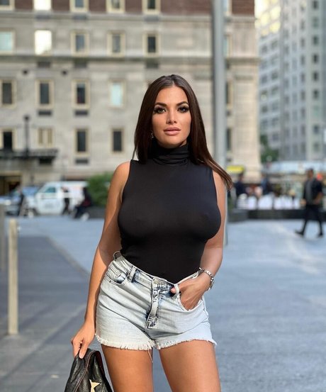 Kira Shine onlyfans leak sex