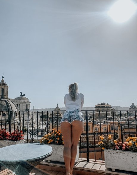 Jenny James onlyfans creator