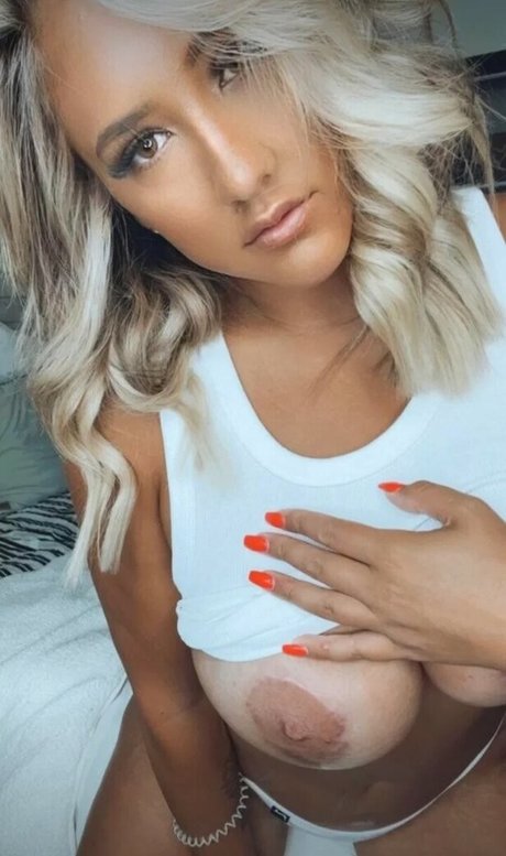 Sara Cheeky onlyfans content type