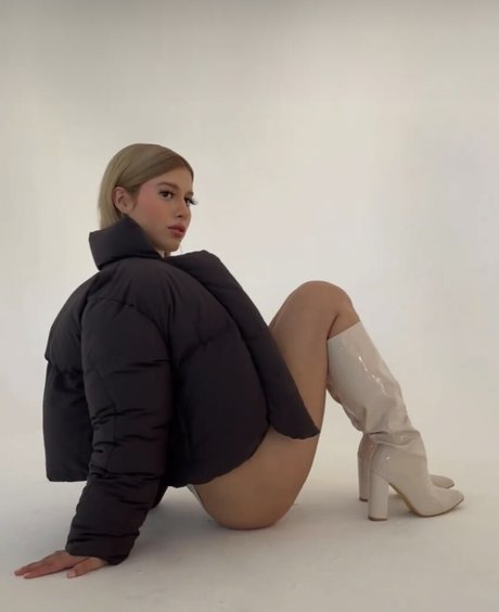 Laurimfgarciaa onlyfans leak fuck