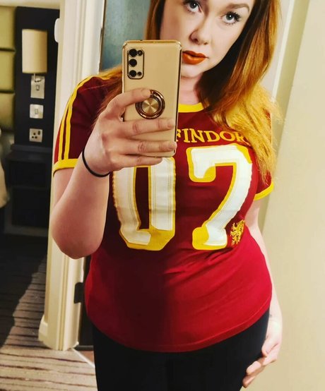 Ivy Wild onlyfans model photo