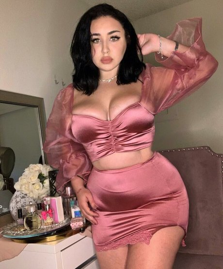 Tana Habibi hot onlyfans