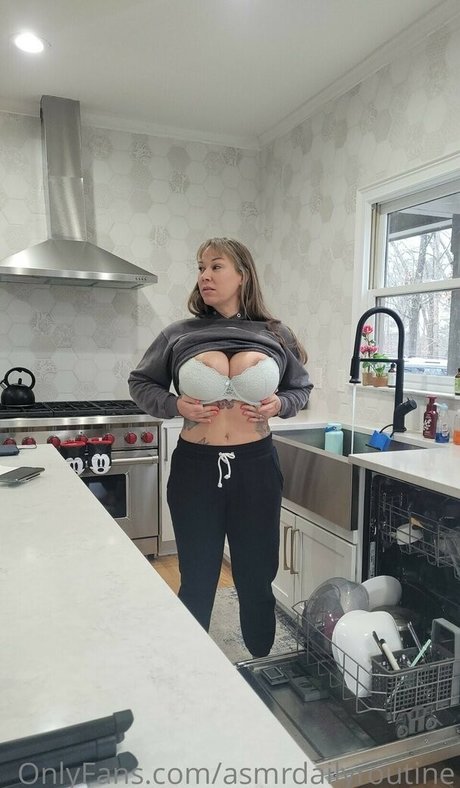 ASMRDailyRoutine nude onlyfans