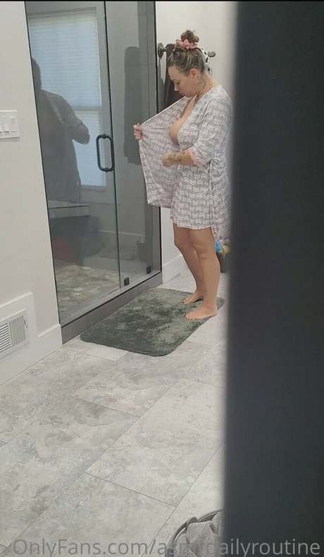 ASMRDailyRoutine leaked onlyfans photos