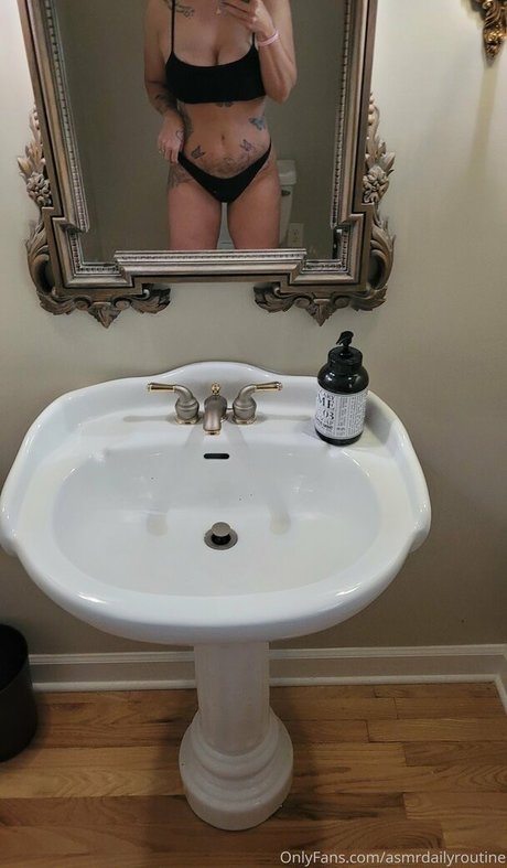 ASMRDailyRoutine onlyfans leaked nudes