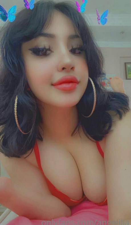 angelilia onlyfans striptease