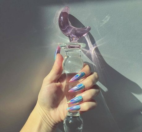 lilu marlow onlyfans model photo