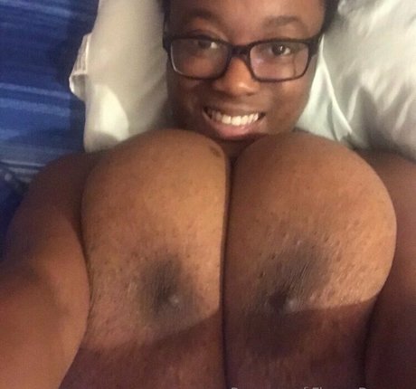 idreamofebony only fans photos