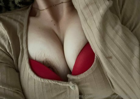 officialmummashay free strip onlyfans